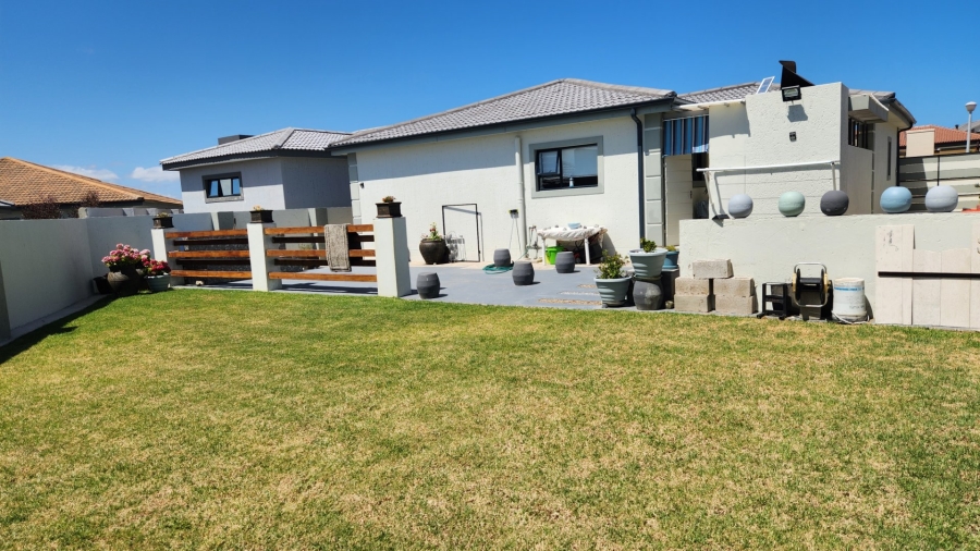 2 Bedroom Property for Sale in Dana Bay Western Cape